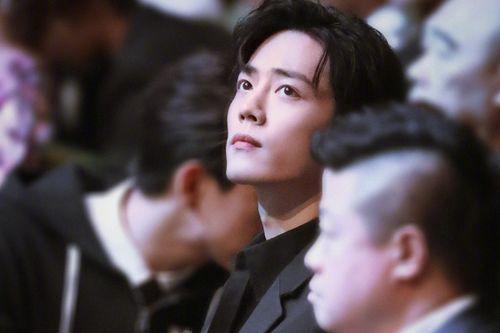 圈内人爆料李现肖战视频,幕后真相引热议