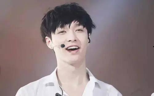 毒舌爆料张艺兴视频,视频内容引发热议  第2张